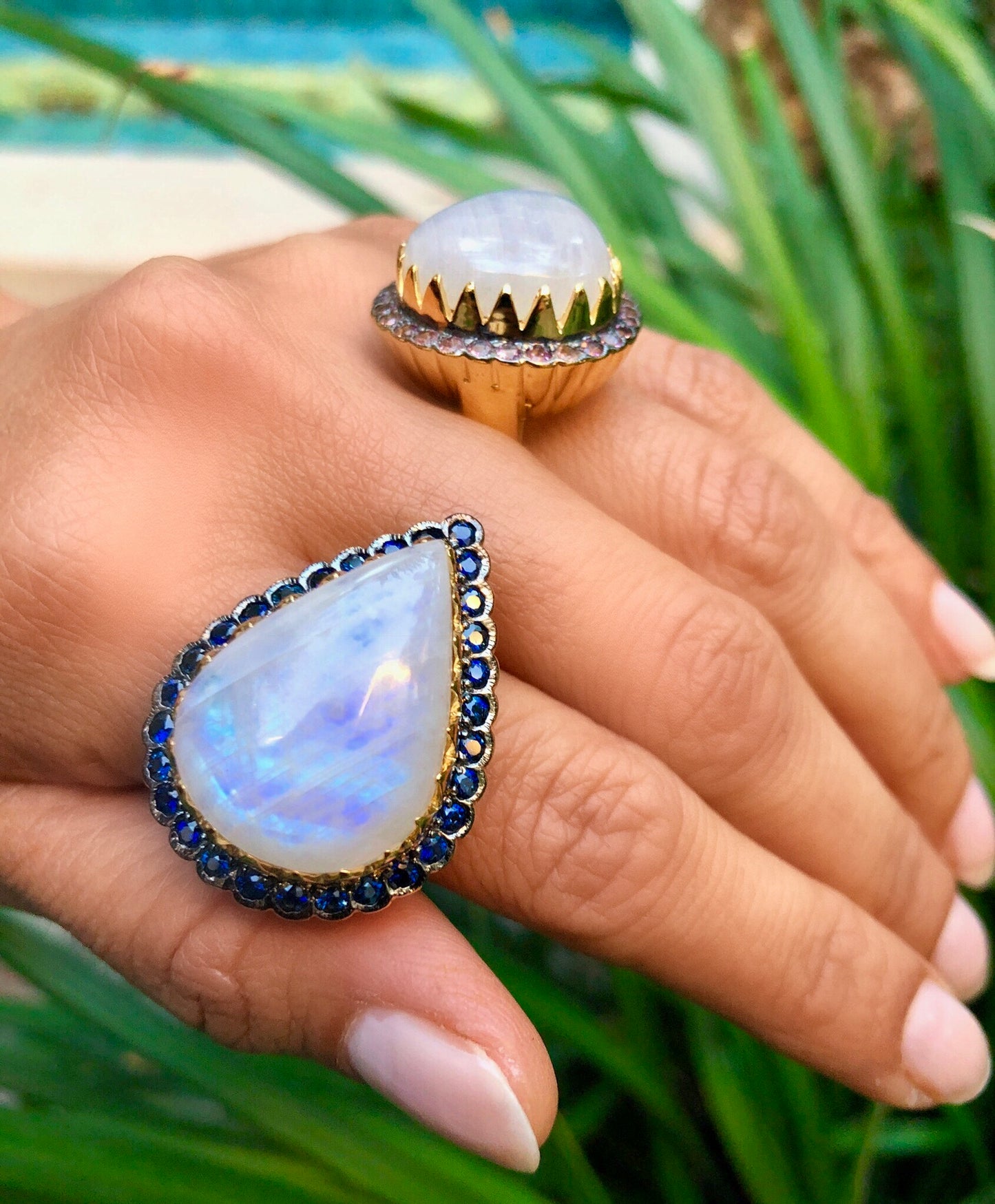 Scalloped East-West Ring